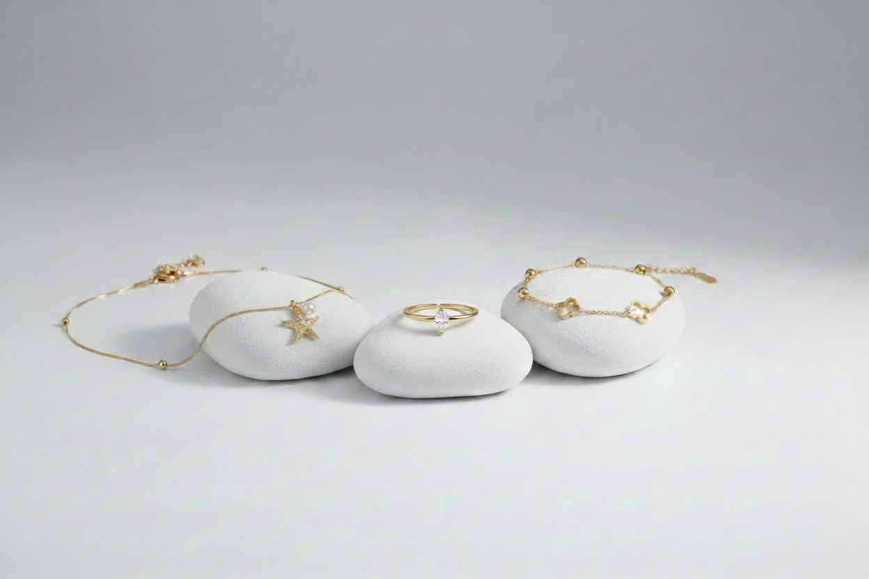 Zylo Jewelry Studio Shot - No Ring Stand